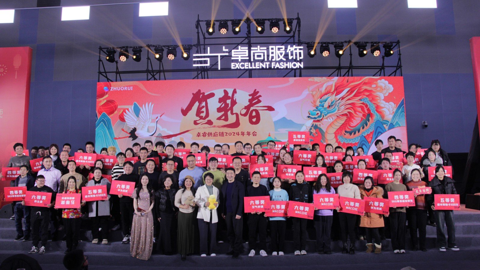 星空体育在线官网新手怎么玩从平凡中看